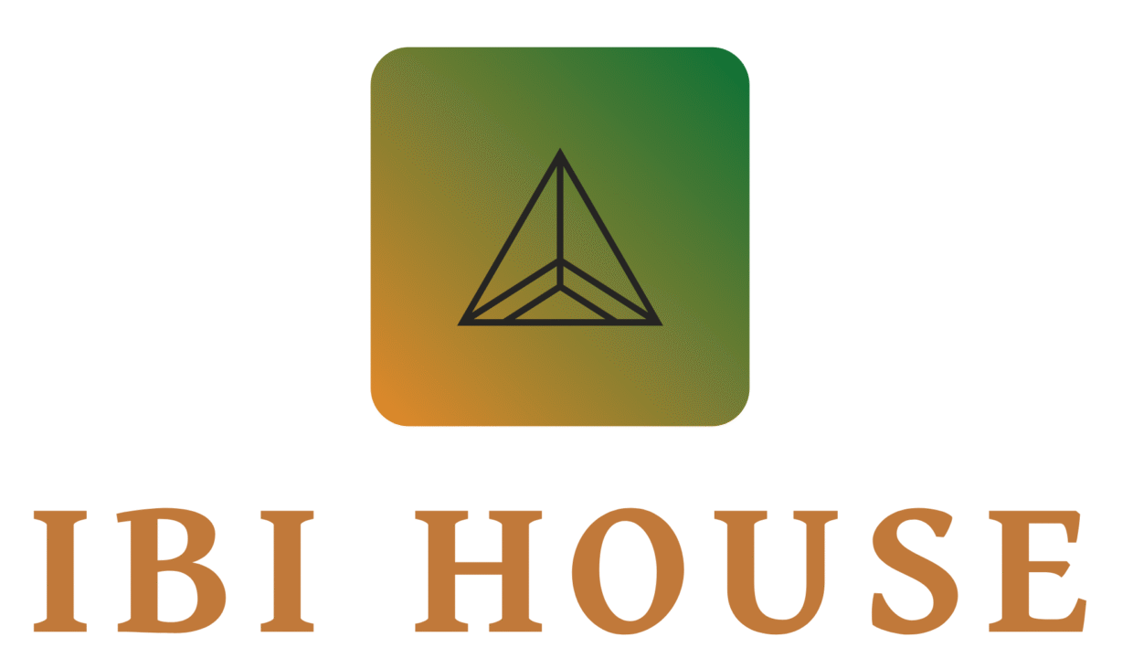 IBI HOUSE by DENISE ✨ Taller de Tapicería Premio – Andorra y Pirineos ✨ El sofá de tu vida puede seguir siendo el mismo, pero sorprendiéndote y enamorándote de nuevo. Nuestra misión es recuperar la belleza de los muebles vividos, con historia y valor sentimental, y descubrir nuevos usos del arte del tapicero profesional prémium. 🏡 Trabajamos en hoteles, restaurantes, chalets particulares y en la preparación y adaptación de casas para Airbnb o Booking, lo que llamamos “Home Staging”, para dar un aire renovado y acogedor a los espacios para vender o alquilar rápidamente. 🎨 En nuestro catálogo contamos con la representación de marcas reconocidas nacionales e internacionales, marcas que nos permiten innovar con una gran variedad de tejidos y texturas. 🛋️ Especialidades: Sofás, sillas y sillones Cabezales de cama y paredes tapizadas Pufs, banquillos y fundas a medida Proyectos náuticos y para terrazas exteriores con tejidos resistentes al agua Creación de estructuras a medida 🪡 Taller de confección: cortinas convencionales, estores, panel japonés, cortina técnica, almohadas, edredones, colchas y textil exterior. Renovación de la imagen de hoteles por precios más económicos que uns renovación en obra; con nuestro sistema renovamos sin cerrar ningún día. El textil armoniza los espacios y los hace más cómodos, personales y elegantes. 🤝 Colaboramos con los mejores interioristas, arquitectos y diseñadores del Principado de Andorra y de los Pirineos para crear propuestas adaptadas a cualquier proyecto: residencias, chalets, tiendas, oficinas, hoteles, clínicas y restaurantes. 🚤 También ofrecemos servicios de tapicería de lujo para embarcaciones y terrazas exteriores (así no tenemos que mover todo el textil exterior al interior en caso de lluvia o nevada), con renovación completa de la tapicería interior y exterior, utilizando tejidos habitualmente italianos de alta calidad y resistentes al agua o al fuego (hidrófugos e ignífugos). 📍 Denise Ibi House también toda clase de cortinas a medida con raíles y barras instaladas en cualquier sitio de Andorra o los Pirineos. Elegancia y personalización para cada espacio. #tapicería #Andorra #Pirineos #decoración #interiorismo